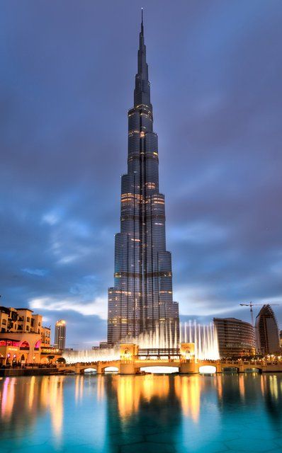 Don't get vertigo - Burj Khalifa Tower @ Dubai Machu Picchu, Burj Khalifa Photography, Khalifa Dubai, Burj Al Arab, Dubai City, Dubai Travel, Burj Khalifa, Beautiful Buildings, Fridge Magnet