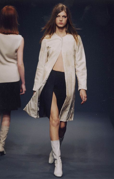 FW 1998 Womenswear Angela Lindvall, Vintage Prada, Luxury Wear, Womenswear Fashion, Couture Runway, Boots Outfit, 90s Fashion, Runway Fashion, High Fashion