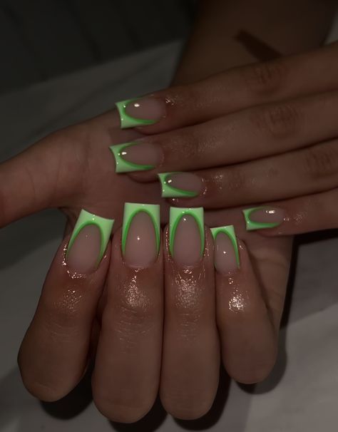 Short Acrylic Nails Lime Green, Lime Green Toe Nails, Lime Green Nails Short, Green Acrylic Nails Short, Lime Green And Black Nails, Lime Green Acrylic Nails, Green Nails Simple, Green Toe Nails, Bts Nails