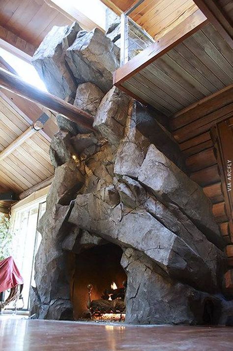 Faux Rock Fireplace Rustic, Rustic Shiplap Wall Living Room, Large Stone Fireplace, Fireplace Faux, Rustic Cabin Furniture, Rock Homes, Mass Heater, Design Camino, Rock Fireplace