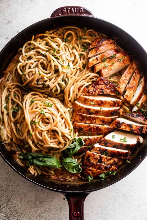 Made with both spaghetti noodles and zucchini noodles, this easy Cajun Chicken Pasta with Zoodles is a healthy dinner you are going to love! Pasta And Zucchini, Easy Cajun Chicken Pasta, Chicken Pomodoro, Cook Zucchini Noodles, Healthy Easy Dinner, Spicy Chicken Pasta, Chicken Penne Pasta, Easy Cajun, Chicken Penne