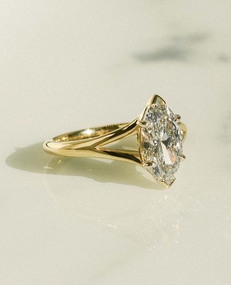 2.00CT Marquise Lab-Created Diamond, marquise leaf ring, unique engagement ring, Gift for her  ✤ Center Stone Details:   ↦ Type: Lab-Grown Diamond ↦ Color: F/G ↦ Clarity: VVS2/VS1 ↦ Shape: Marquise Cut ↦  Weight: 1.60CT ↦ Making Process: Handmade - Crafted by our experienced team ✤ 𝐂𝐞𝐫𝐭𝐢𝐟𝐢𝐜𝐚𝐭𝐢𝐨𝐧𝐬:    We provide IGI certification which is the chargeable service, message us for more details. ↦ Alternative names of Lab Grown Diamonds are 𝐂𝐕𝐃, 𝐇𝐏𝐇𝐓, 𝐆𝐫𝐞𝐞𝐧 𝐃𝐢𝐚𝐦𝐨𝐧𝐝, 𝐄𝐭𝐡𝐢𝐜𝐚𝐥 𝐝𝐢𝐚𝐦𝐨𝐧𝐝, 𝐄𝐜𝐨-𝐅𝐫𝐢𝐞𝐧𝐝𝐥𝐲 𝐃𝐢𝐚𝐦𝐨𝐧𝐝, 𝐄𝐚𝐫𝐭𝐡𝐅𝐫𝐢𝐞𝐧𝐝𝐥𝐲 𝐃𝐢𝐚𝐦𝐨𝐧𝐝. ✤ 𝐒𝐩𝐞𝐜𝐢𝐚𝐥𝐭𝐲 𝐚𝐧𝐝 𝐍𝐨𝐭𝐞𝐬   ↣ Handmade Customized Designer Jewelry. ↣ Offer All cuts which you dream it to make with Lab-grown Diamond. ↣ Updating every step of your ordered j Marque Diamond Ring Settings, Platinum Marquise Engagement Ring, Marquise Engagement Ring With Wedding Band, Luxury Refined Marquise Cut Wedding And Engagement Rings, Vintage Engagement Rings Marquise, Gold Marquise Cut Diamond Wedding Ring, Nature Inspired Marquise Engagement Ring, 1.25 Marquise Diamond Ring Vintage, Engagement Rings Marquise Cut