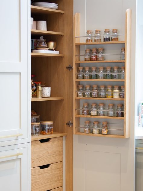 Spice Rack Ideas, Ideas For Small Kitchens, Diy Pantry Organization, Open Pantry, Design My Kitchen, Wood Spice Rack, Pantry Cupboard, Organisation Hacks, Kitchen Hacks Organization