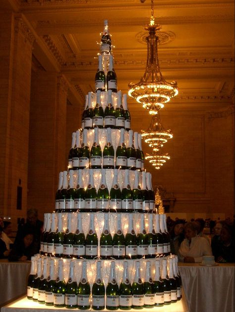 Bring out the Bubbly! Champagne Tables, Champagne Towers, Glass Tower, New Years Wedding, Nye Wedding, Great Gatsby Wedding, New Years Eve Weddings, Party Hostess, Champagne Tower