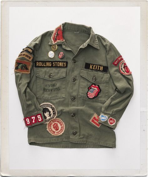 M65 Jacket, Jacket Patches, Dirty Hippie, Military Chic, Patchwork Clothes, Army Green Jacket, Embellished Jacket, Army Fashion, Patches Jacket