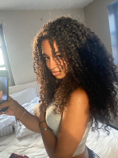 #curlyhairstyles #curly #curlyhaircare #hairgoals Long Curly Beach Hair, Long Brazilian Curly Hair, Framed Curly Hair, Curly Haired Girl Aesthetic, Tyla Curly Hairstyle, Curly Poofy Hair, Carribean Women, Big Curly Hair Black Women, Long 3c Curly Hair