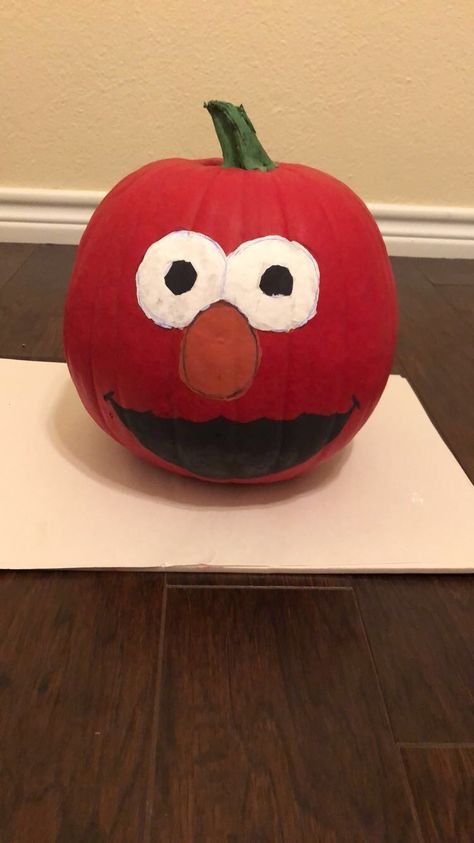 Elmo pumpkin Video Game Pumpkin Painting, Elmo Pumpkin Painted, Red Pumpkin Painting Ideas, Cocomelon Pumpkin, Kirby Pumpkin, Elmo Pumpkin, Creative Pumpkin Painting, Creative Pumpkin Decorating, Elmo World