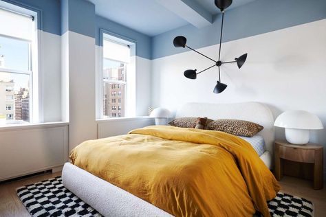 Painted Ceiling Ideas Bedroom, Blue Ceiling Bedroom, Beautiful Ceiling Designs, Low Ceiling Bedroom, Interiors 2023, Vintage Bedroom Styles, Yellow Ceiling, Ideas Habitaciones, Ceiling Design Ideas