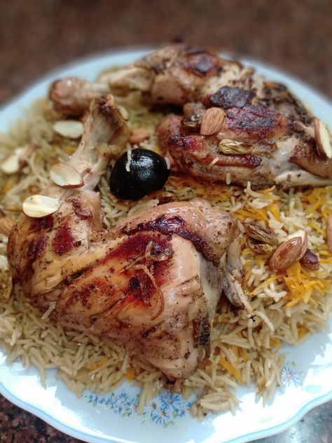 Homemade easy Arabian Chicken Kabsa recipe have a look and give a try Chicken Kabsa Recipe, Kabsa Recipe Chicken, Kabsa Rice, Kabsa Recipe, Kabasa Recipes, Recipes In Tamil, Rice Recipe, Rice Recipes, Most Favorite