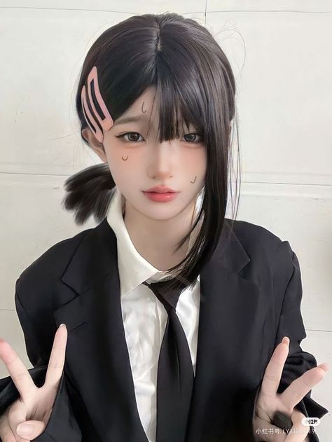 Chinese Cosplay Makeup, Aesthetic Anime Cosplay, Cosplay Ideas Women Anime, Chainsaw Woman, Anime Cosplay Outfits, Chainsaw Cosplay, Chainsaw Man Kobeni, Kobeni Cosplay, Kobeni Chainsaw Man