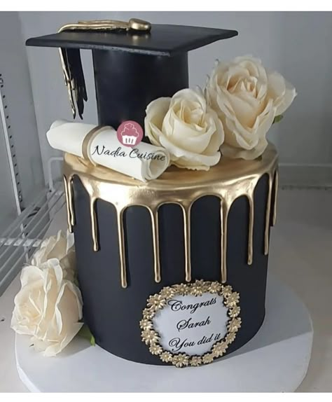 Kids Graduation Cake Ideas, College Graduation Cake Ideas For Women, Graduation Cake Black And Gold, Graduation Cake Designs 2024, Graduation Cake Ideas 2024, Gold Graduation Cakes, Graduation Cakes For High School 2020, Grad Cakes For Boys, Boy Graduation Cake