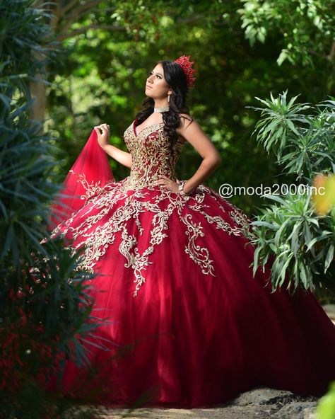 Red And Gold Quinceanera Dresses Cinderella, Red Tuxedo For Quince, Burgundy And Gold Quince, Quinceanera Dresses Red And Gold, Red And Gold Quince Dress, Quinceanera Dresses Maroon, Red And Gold Quinceanera Dresses, Flamenco Wedding, Gold Quince Dress