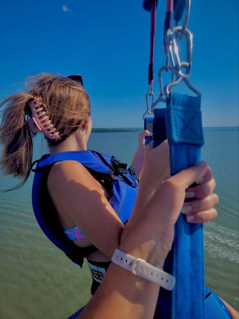 parasailing parasailing aesthetic claw clip ocean vacation beach cute summer summer vibes summer aesthetic coconut girl aesthetic Obx Vacation, Cancun Trip, Vintage Photo Editing, Beach Selfie, Travel Picture Ideas, Family Vacay, Jamaica Travel, Parasailing, Vacation Pictures