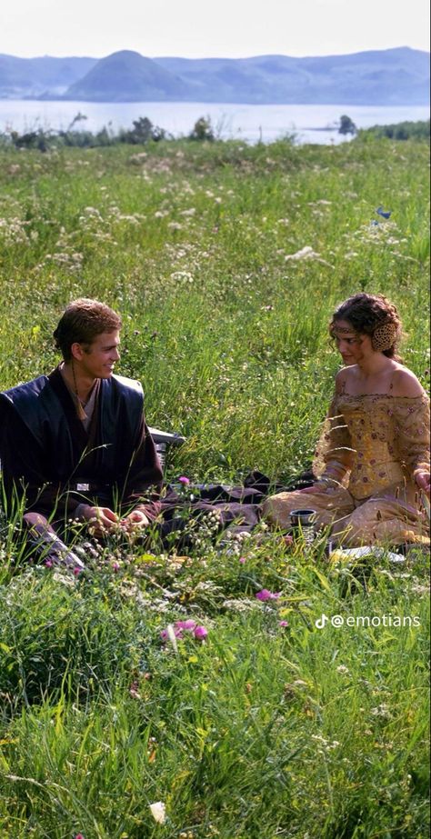 Matching Star Wars Wallpapers, Star Wars Valentines Wallpaper, Anakin And Padme Wallpaper Iphone, Aniken Skywalker And Padme, Anakin And Padme Wallpaper Aesthetic, From The Moment I Met You Anakin, Anakin And Padme Matching Icons, Anakin And Padme Wallpaper, Padme Wallpaper