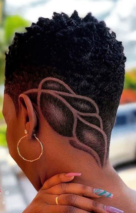 Go natural with some super-sexy hairstyles. These styles will drive you to the next level of natural hairstyles with short hair. #naturalhairstyles #ShortHairstyles #ShortHair #GoNatural #AfricanAMerican #AfricanAmericanWomen #AfricanAmericanHairstyles Tapered Haircut For Women, Cabello Afro Natural, Short Hair Designs, Short Shaved Hairstyles, Shaved Side Hairstyles, Shaved Hair Designs, Tapered Natural Hair, Natural Hair Cuts, Tapered Hair