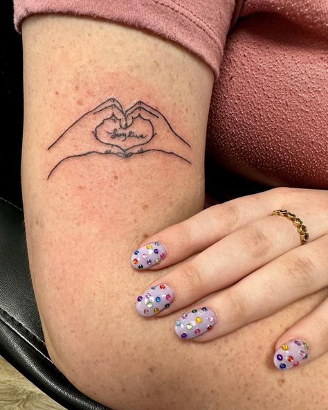 Long Love Tattoo Taylor Swift, Taylor Swift Hand Heart Tattoo, Taylor Swift Heart Hands Tattoo, Taylor Swift Heart Tattoo, Speak Now Line Art, Head First Fearless Tattoo, Speak Now Tattoo Ideas, Taylor Swift Speak Now Tattoo, Taylor Swift 13 Tattoo