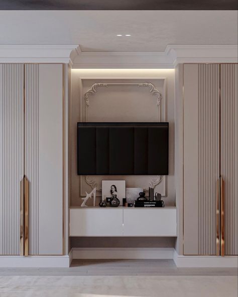 Lcd With Wardrobe, Tv Unit Between Wardrobes, Led Panel With Wardrobe, Closet Con Tv, Wardrobe With Tv Unit, Wooden Wardrobe Design, Unique Bedroom Design, Luxe Bedroom, Easy Room Decor