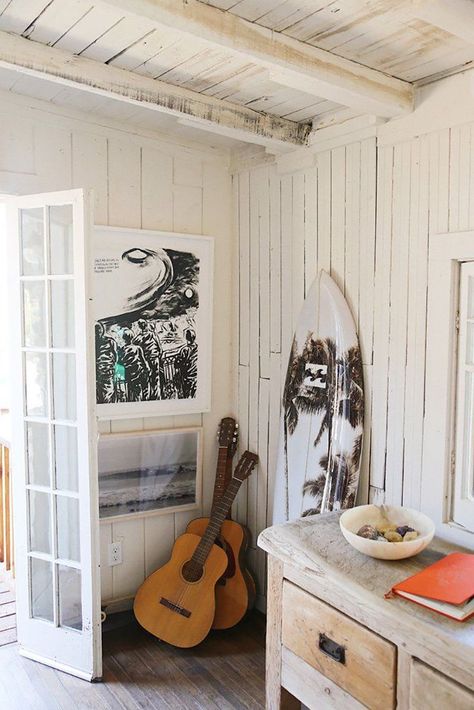 Surf Cabin, California Surf Shack, Surf Shack Style, Surfer Bedroom, Deco Surf, Costal Cowgirl, Surf House Decor, Room Revamp, Surf Room