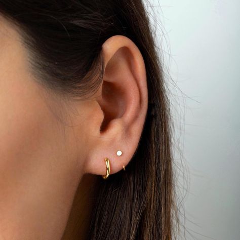 2nd Ear Piercing, Double Ear Piercings, Tiny Gold Studs, Dainty Gold Earrings, Everyday Earrings Studs, Gold Dot, Tiny Hoop Earrings, Open Hoop Earrings, Minimalist Studs