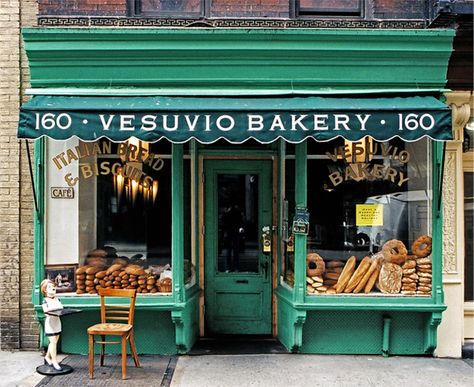 I absolutely love the raw beauty of these richly colored images of age-old New York City storefronts from James and Karla Murray‘s book Store Front: The Disappearing Face of New York. Bakery New York, Store Front Windows, Vintage Bakery, Bakery Store, Italian Bakery, Living In London, French Bakery, 카페 인테리어 디자인, Shop Fronts