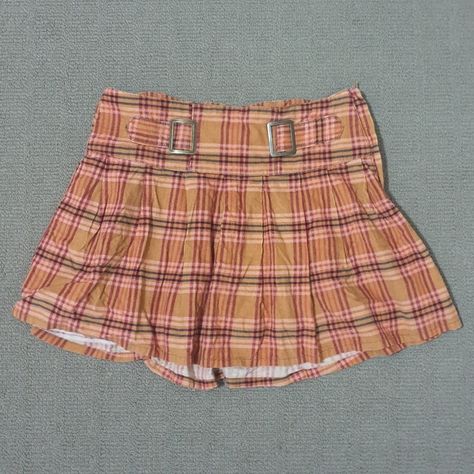 Y2K Orange Tartan Skirt Orange Plaid Skirt, Pleaded Skirt, Tartan Skirt, Orange Skirt, Skirt Y2k, Poshmark Y2k, Clothing Outfit Ideas, Orange Plaid, Plaid Skirt