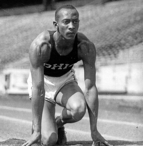 Jessie Owens, Jesse Owens, Black Runners, Track And Field Athlete, Team Success, The Book Thief, Long Jump, Olympic Athletes, Sports Hero