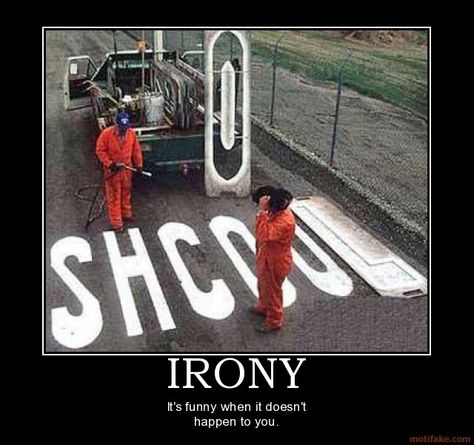 shcool crossing Demotivational Posters, You Had One Job, Funny Pictures With Captions, Clean Humor, Super Ideas, Really Funny Memes, Funny Pics, Funny Signs, A Sign