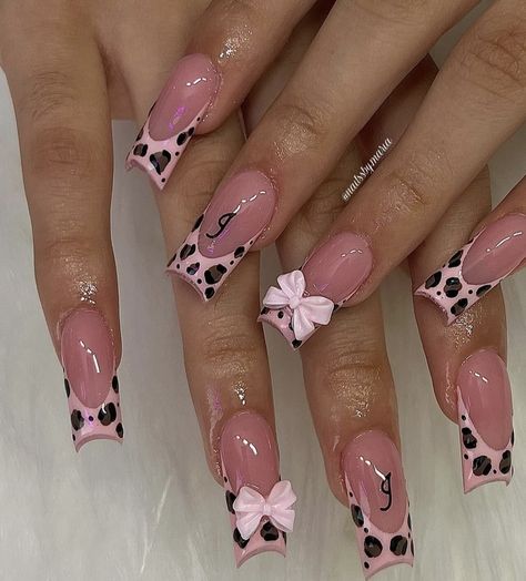 Goth Pink And Black Nails, Nails Ideas Black And Pink, Black And Pink Cheetah Nails, Pink N Black Nails, Cheetah Nails Pink, Cheetah Print Nails Pink, Baby Pink And Black Nails, 2014 Nails, Pink Animal Print Nails