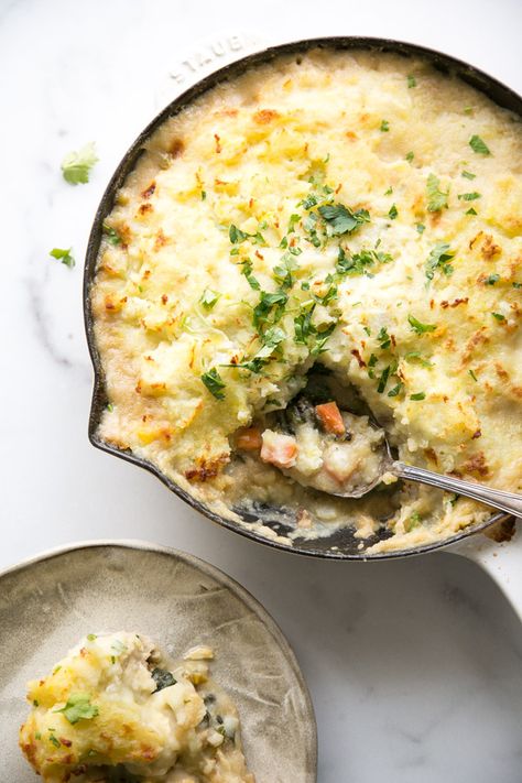 This fish pie recipe is inspired by Jamie Oliver but made easy, healthy, dairy-free, gluten-free and low FODMAP. It’s packed with veggies and hake, haddock or cod. | www.feedmephoebe.com Dairy Free Fish Pie, Fish Pie Recipe, Rabbit Recipes, Frozen Fish Fillets, Witch Recipes, Gf Meals, Fodmap Foods, Gluten Free Fish, Irish Cuisine