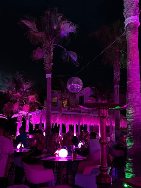 Caribbean Party Aesthetic, Miami Aesthetic Night Party, Tropical Party Aesthetic, Barcelona Spain Aesthetic Night, Miami Party Aesthetic, Ibiza Themed Party, Ibiza Pictures, Ibiza Disco, Ibiza Aesthetic