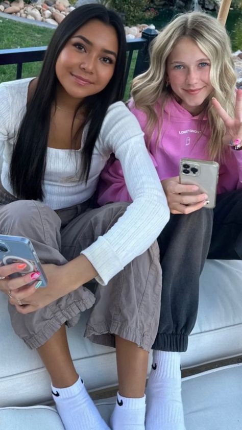 NayVee and PaisLee Nelson 💖 Paisley And Nayvee Nelson, Nayvee Nelson Outfits Summer, Paislee Nelson Outfits 2023, Not Enough Nelsons Paislee Outfits, Paisley Nelson Outfits, Nayvee Nelson Outfits, Paislee Nelson Outfits, Paisley Nelson, Nayvee Nelson