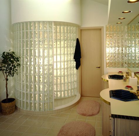 Circular glass brick shower stall but with different bricks... 50s House Aesthetic, Glass Block Wall, 50s House, 60s House, 80s Interior, Shower Tile Designs, Glass Block, Block Wall, Dream House Interior