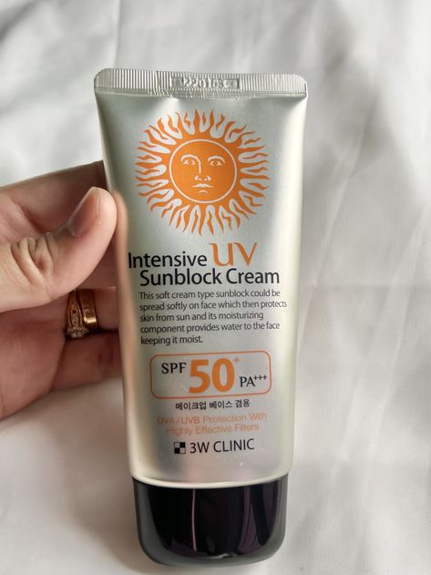 3w Sunscreen, Intensive Uv Sunblock Cream, 3w Clinic Sunscreen, Collagen Skin Care, Recommended Skin Care Products, Beige Hair, Chemical Sunscreen, Basic Skin Care Routine, Best Sunscreens