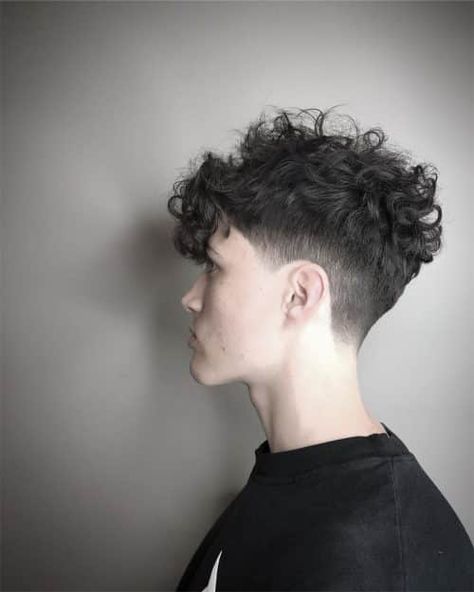 Male Haircuts Curly, Curly Hair Fade, Men Haircut Curly Hair, Wavy Hair Men, Faded Hair, Short Curly Haircuts, Haircuts For Wavy Hair, Boys With Curly Hair, Fade Haircuts