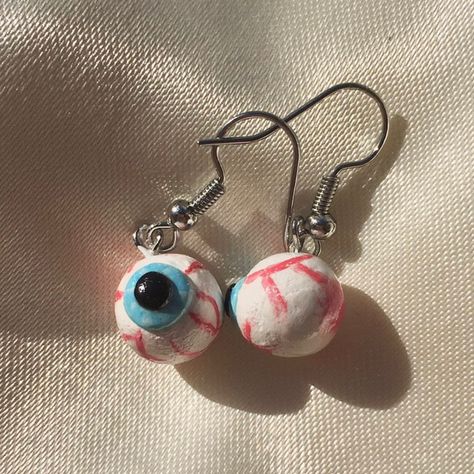 Fimo Ideas Jewelry, Weird Earrings Aesthetic, Aros Aesthetic, Clay Earrings Aesthetic, Polymer Clay Earring Ideas, Ideas Arcilla, Arcilla Ideas, Polymer Clay Accessories, Weird Jewelry