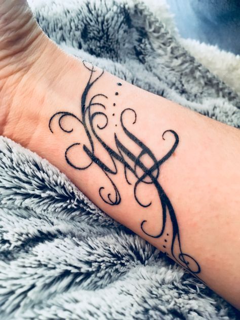 M&H.  Tatouage Stomach Tattoos Women, Letter Tattoo, Stomach Tattoos, Tattoo Lettering, Infinity Tattoo, Tattoos For Women, Tattoo Ideas, Arts And Crafts, Tattoos