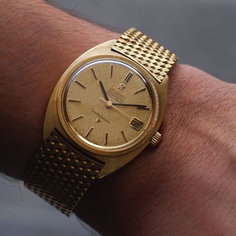 Andrea Vintage Watches on Instagram: "[For Sale] Utterly beautiful C-shape #omega constellation in 18k yellow gold from the 60s, appearing just like new. Look at the untouched circular brushed case, the textured dial en "Or Massif" (OM swiss made OM) and the original gold mesh bracelet, a piece of jewelry art! This ref 168.009 / 168.017 is the flagship model of the notorious Omega Constellation lineup, rebooted in the 60 by the Master himself @gerald.genta.heritage . . . #omegawatches #omegaju Omega Gold Watch, Vintage Omega Watches, Omega Ladies, Omega Watch Vintage, Gerald Genta, A T, Timeless Watches, Omega Constellation, Vintage Omega