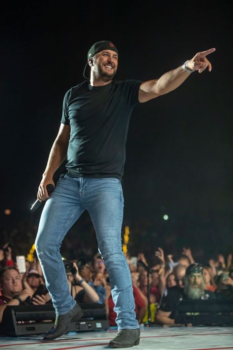 Luke Bryan Wallpaper Aesthetic, Luke Bryan Aesthetic, Luke Bryan Wallpaper, Luke Bryan Family, Like Bryan, Luke Bryan Concert, Luke Bryan Fan, Luke Bryan Pictures, Country Wallpaper