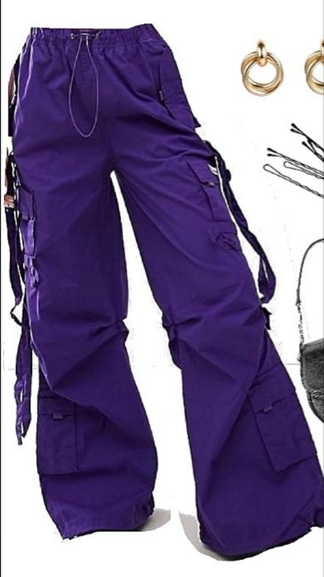 Purple Baggy Pants Outfit, Purple Pants Aesthetic, Purple Parachute Pants Outfit, Purple Cargo Pants Outfit, Purple Parachute Pants, Green And Purple Outfit, Purple Cargo Pants, Parachute Pants Outfit, Baggy Pants Outfit