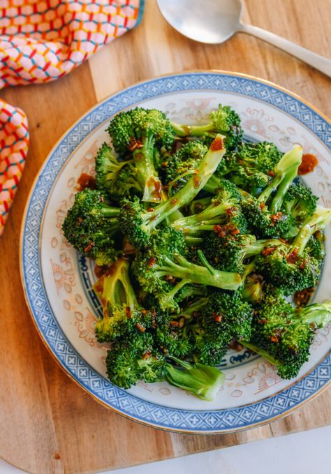 Steamed Broccoli - The Woks of Life Steamed Broccoli Recipes, Steam Vegetables Recipes, Boiled Broccoli, Steam Vegetables, The Woks Of Life, Woks Of Life, Vegetarian Oyster Sauce, Wok Of Life, Asian Vegetables