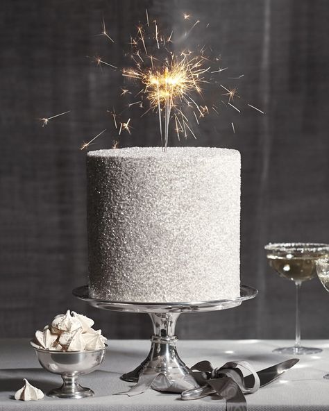 Want to add some DIY sparkle to your cake? Pastry chef Jason Schreiber dishes his expert dos and don'ts for adding glitter and glitz to your wedding cake, or any special dessert. Wedding Cake Glitter, Monochrome Cake, Sparkle Candles, Diy Winter Wedding, Sparkle Cake, Sparkle Birthday, New Years Wedding, Cake Pastry, Book Theme