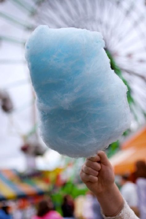 BLUE COTTON CANDY AAAAAAA Essen, Blue Cotton Candy, Fairy Floss, Soap Making Supplies, Blue Food, Blue Candy, Festa Party, Candy Floss, State Fair