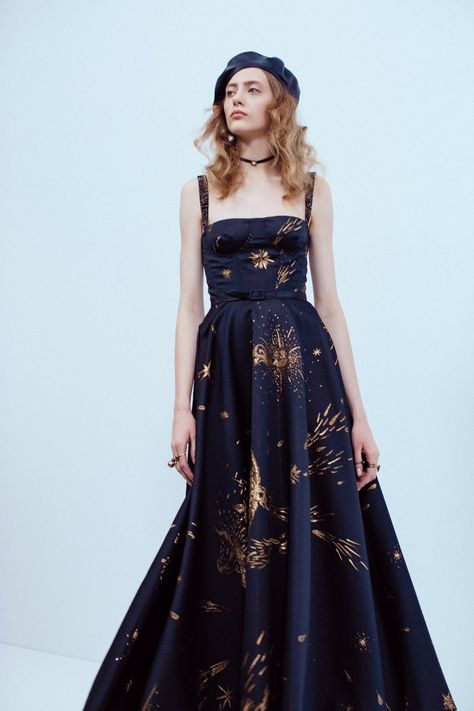 Zac Posen, Dark Blue And Gold Wedding Dress, Navy Gold Aesthetic, Navy And Gold Dress, Couture Dior, Tas Chanel, Jacques Fath, Dior Haute Couture, Navy Gold