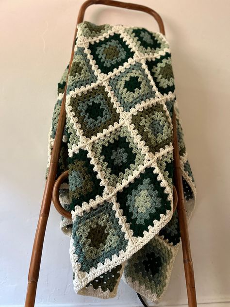 Crochet & Knitting Granny Square Blanket Patterns || DIY Projects How To Crochet Unique Stitch || Beautiful Crochet Granny Square Patternhttps://youtu.be/MRx6REwuKnY  #crochetgrannysquare #crochetuniquestitch #howtocrochet #grannysquare Crochet Throw Granny Squares, Crocheted Throw Blanket, Homestead Crochet, Green Granny Square Blanket, Granny Square Blanket Patterns, Crochet Blanket Green, Green Crochet Blanket, Granny Square Afghans, Green Granny Square