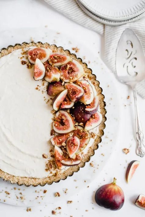 Maple Mascarpone Fig Tart | Browned Butter Blondie | A light and flakey puff pastry cookie crust filled with a maple mascarpone cream and topped with fresh figs and maple candied pecans. This easy, almost no-bake dessert may look fancy but is made with simple ingredients in under thirty minutes. Fig Pie, Puff Pastry Cookies, Hot Fudge Cake, Fig Tart, Pastry Cookie, Hot Chocolate Fudge, Single Serve Desserts, Fig Recipes, Slow Cooker Desserts