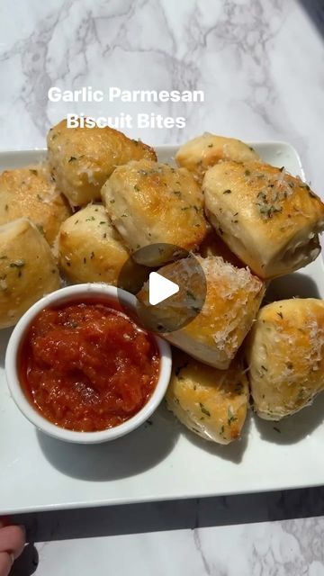 Garlic Butter Biscuit Bites, Garlic Bites Biscuits, Garlic Parmesan Biscuit Bites, Bruschetta Sauce, Parmesan Bites, Fried Biscuits, Biscuit Bites, Biscuit Bread, Biscuit Dough