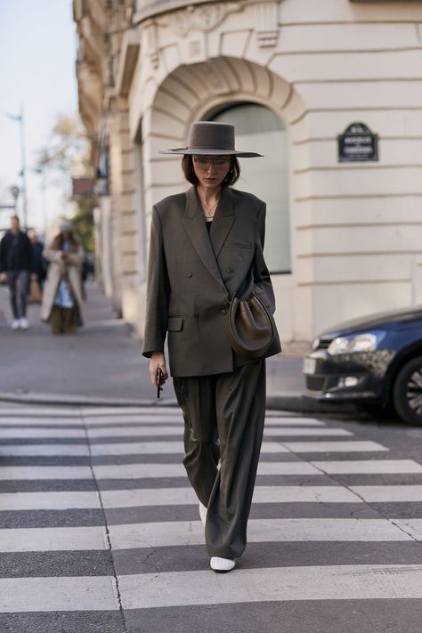 Vogue Editorial, Modern Street Style, Paris Mode, Moda Paris, Paris Fashion Week Street Style, Neue Outfits, Looks Street Style, Autumn Street Style, Paris Street