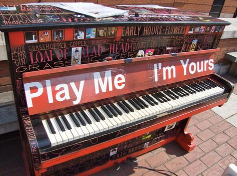 Play Me...I'm Yours Musical Mural, Music Installation, Street Piano, Public Piano, Old Piano, Piano Lessons For Beginners, Painted Pianos, Piano Design, Piano Decor