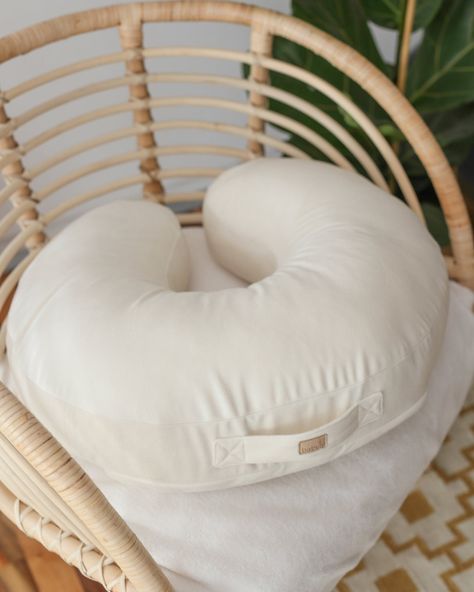 This Nursing item by BabylyStore has 234 favorites from Etsy shoppers. Ships from Poland. Listed on 24 Apr, 2023 Nursing Pillow Pattern, Diy Nursing Pillow, Baby Boppy Pillow, Baby Feeding Pillow, Maternity Pillow, Newborn Needs, Breastfeeding Pillow, Baby Wishlist, U Shaped Pillow