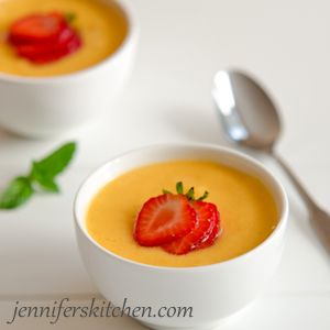 Chilled Peach Soup | Jennifer's Kitchen / RECIPE http://jenniferskitchen.com/2013/09/chilled-peach-soup.html Peach Soup Recipe, Peach Soup, Healthy Waffle, Chilled Soup Recipes, Cold Soup Recipes, Cold Soups, Fruit Soup, Chilled Soup, Summer Soup